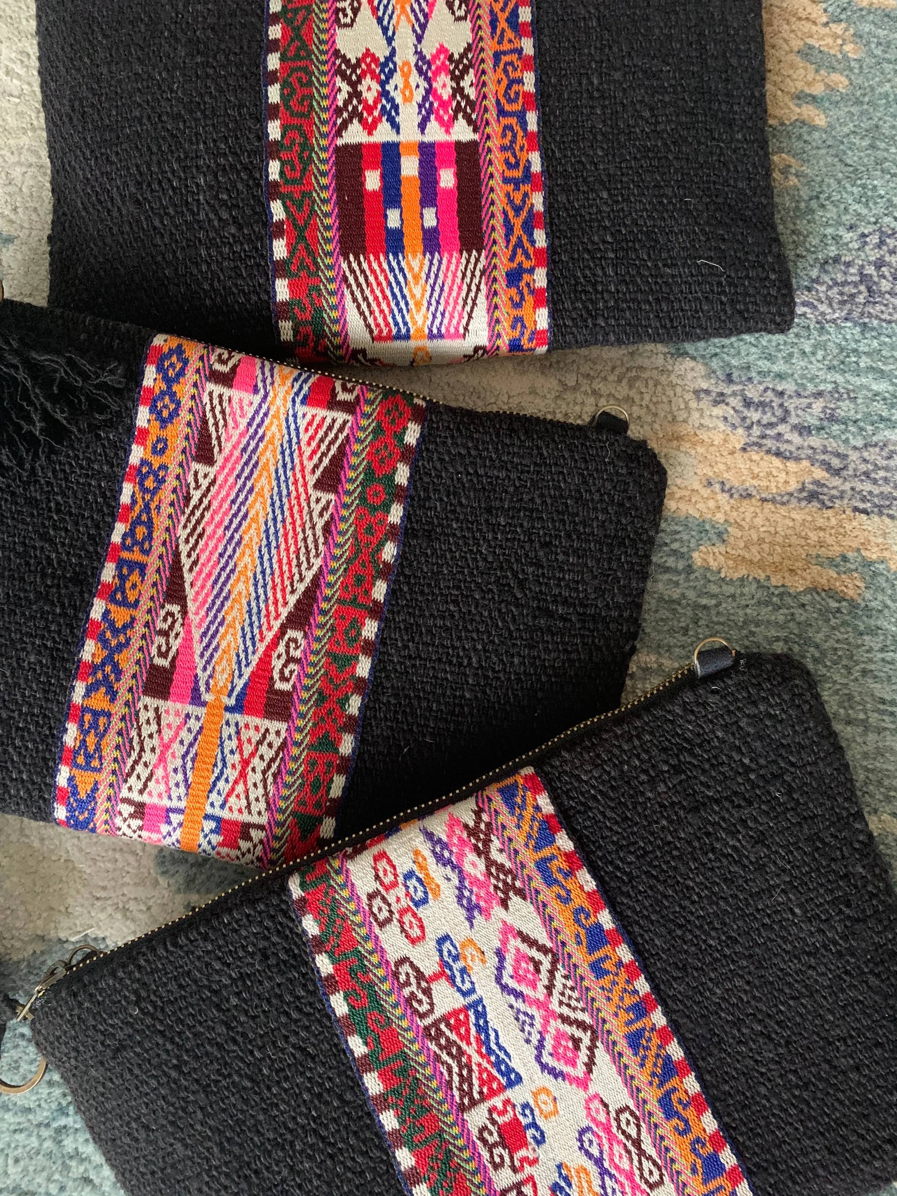 Cinturon Convertible Bag in Black (MORE TEXTILES)