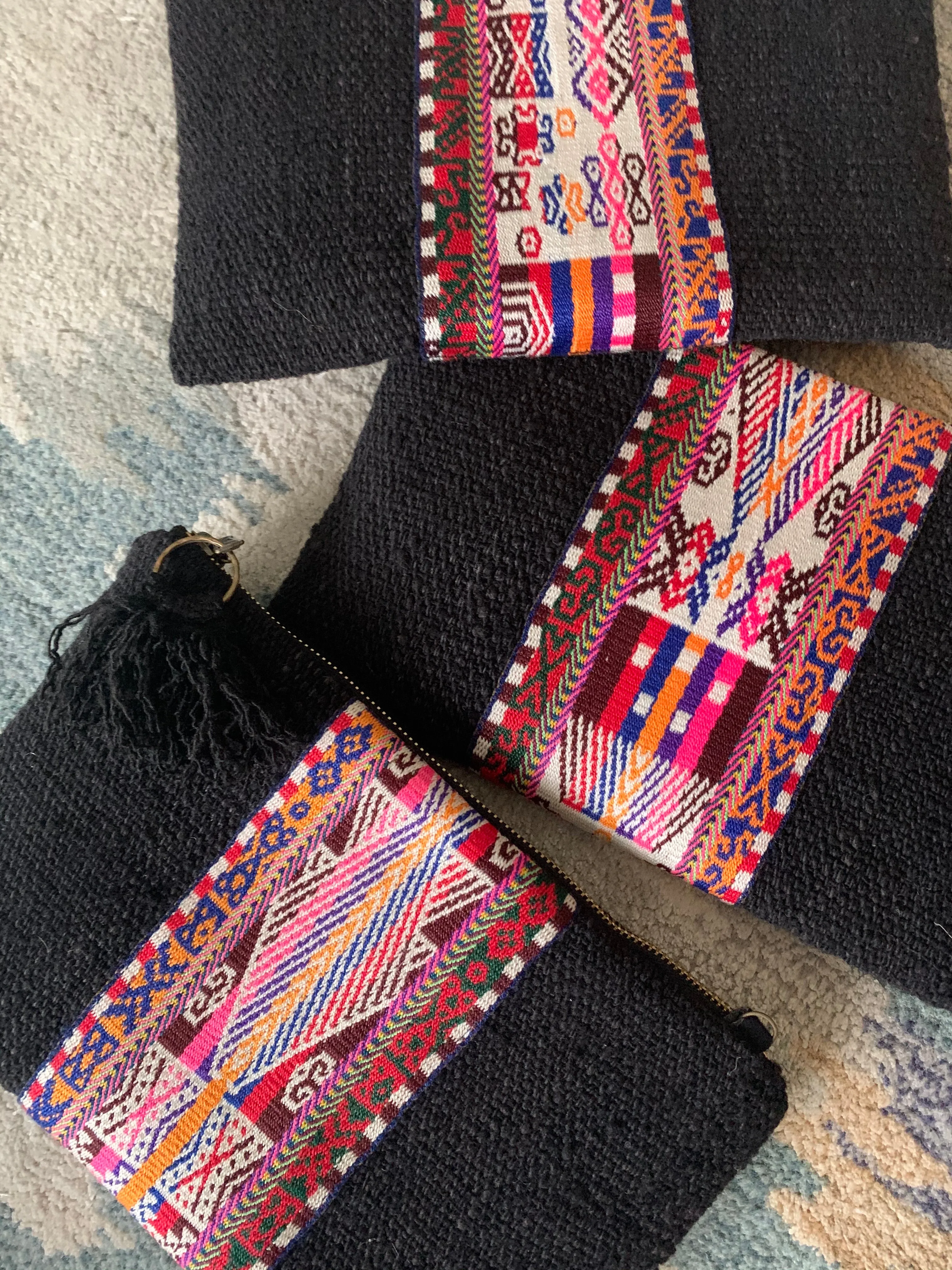 Cinturon Convertible Bag in Black (MORE TEXTILES)
